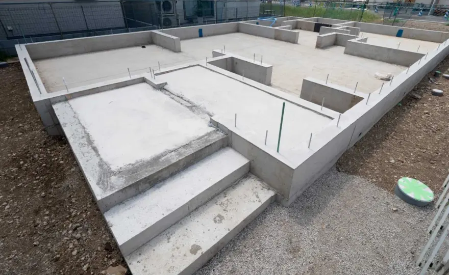 Ile waży dom? Od fundamentów po dach - pełna analiza