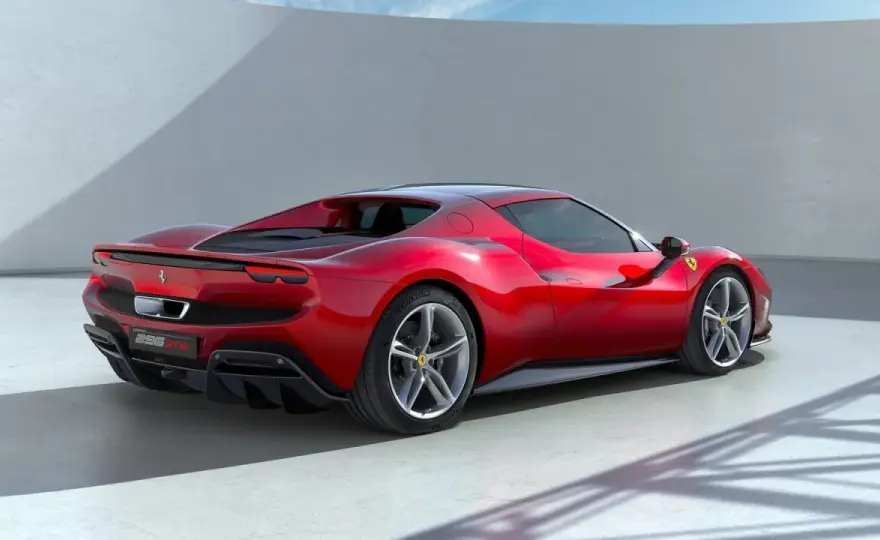 Ile kosztuje najnowsze ferrari? Ceny, które mogą cię zaskoczyć