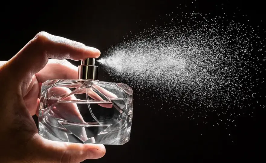Woda toaletowa czy perfumowana? Wybierz zapach do okazji