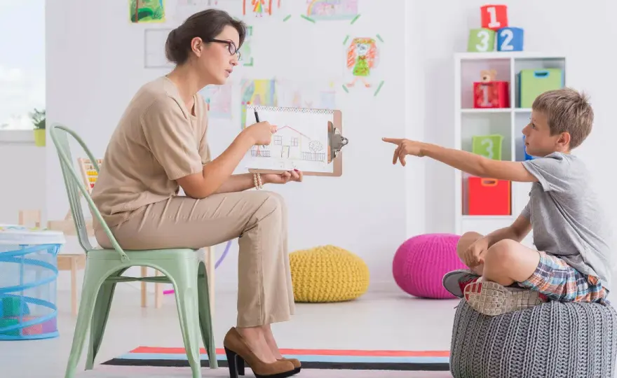 Czy po resocjalizacji można być pedagogiem szkolnym? Sprawdź!
