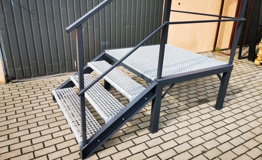 Jak obliczyć schody metalowe, aby uniknąć błędów i zapewnić bezpieczeństwo