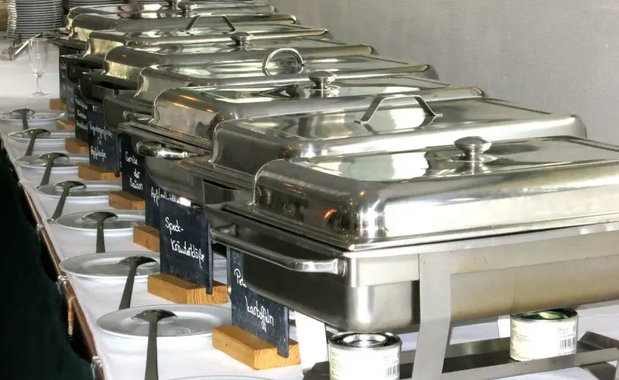 Jak otworzyć catering w domu i uniknąć kosztownych błędów