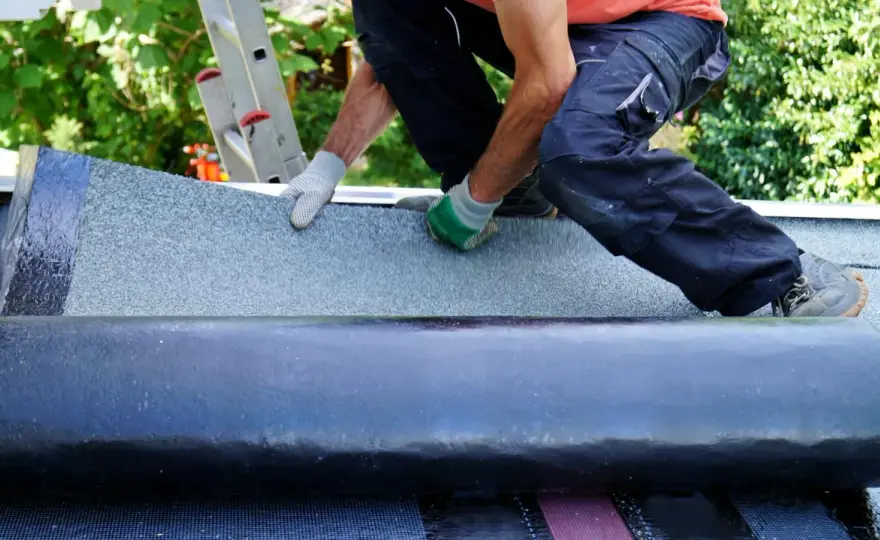 Dachpappe kleben - So dichten Sie Ihr Dach richtig ab