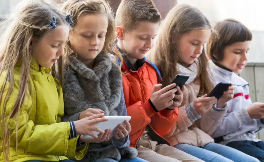 Gry na telefon dla 4-latka - Bezpieczny rozwój i najlepsze apki