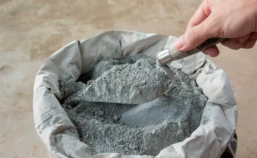 Suchy beton pod obrzeża - Jak uniknąć błędów i zapewnić trwałość?