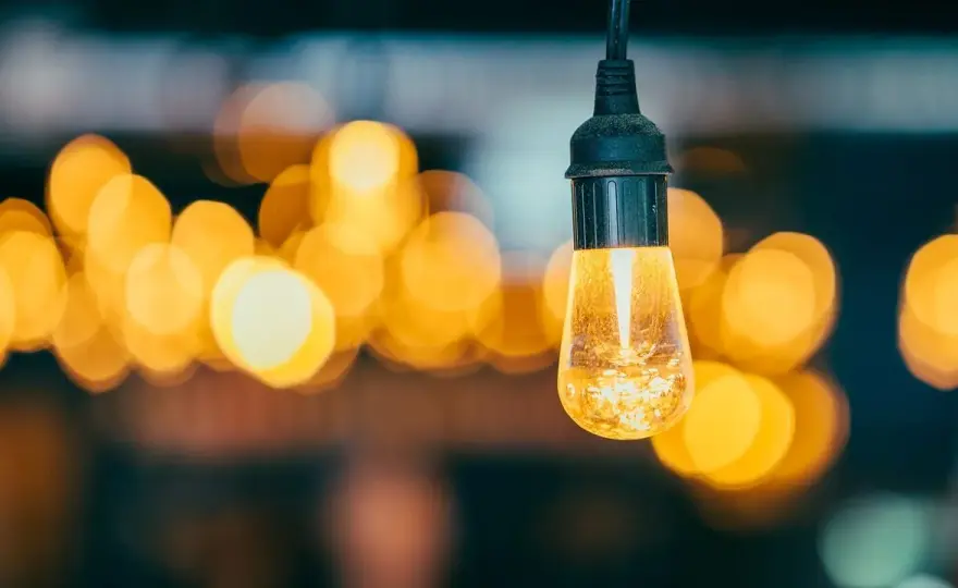 Lampy z recyklingu: Stwórz DIY lub kup. Eko-design dla Twojego domu!