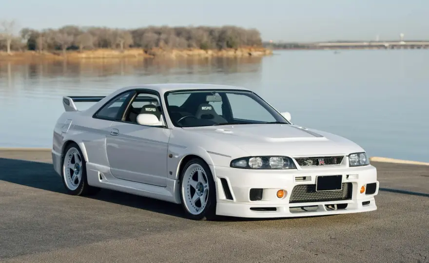 Nissan Skyline R33 - Czy warto kupić? Przewodnik po wersjach i cenach