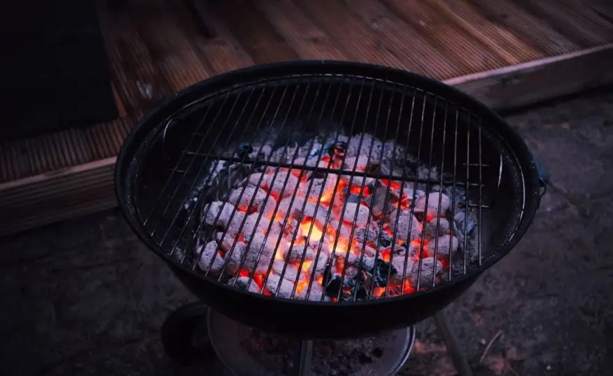 Combien de charbon pour un barbecue - Le guide parfait
