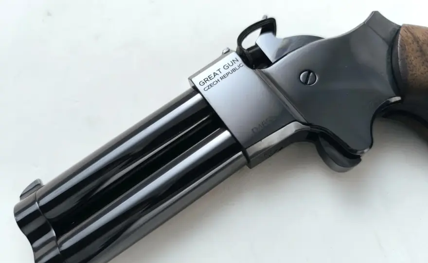 Derringer Great Gun - Mały pistolet z wielką historią?