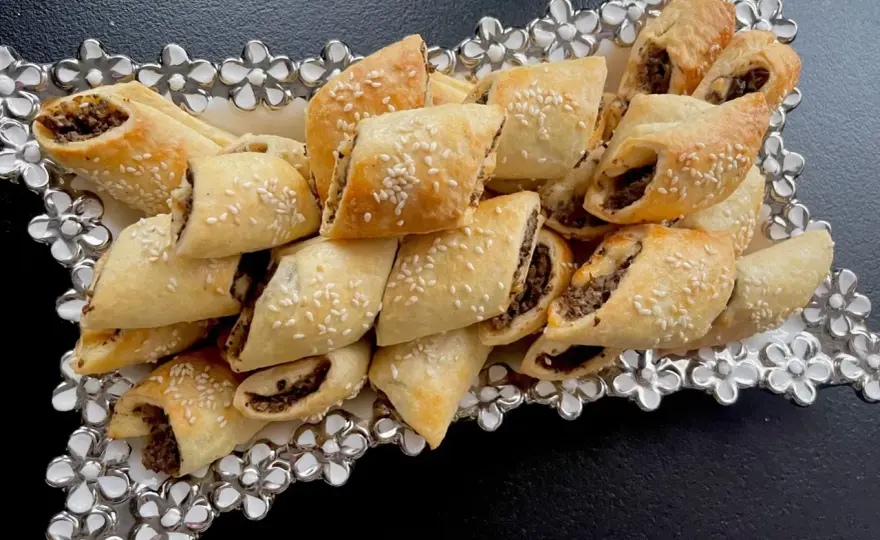 Paszteciki z pieczarkami - idealny przepis krok po kroku