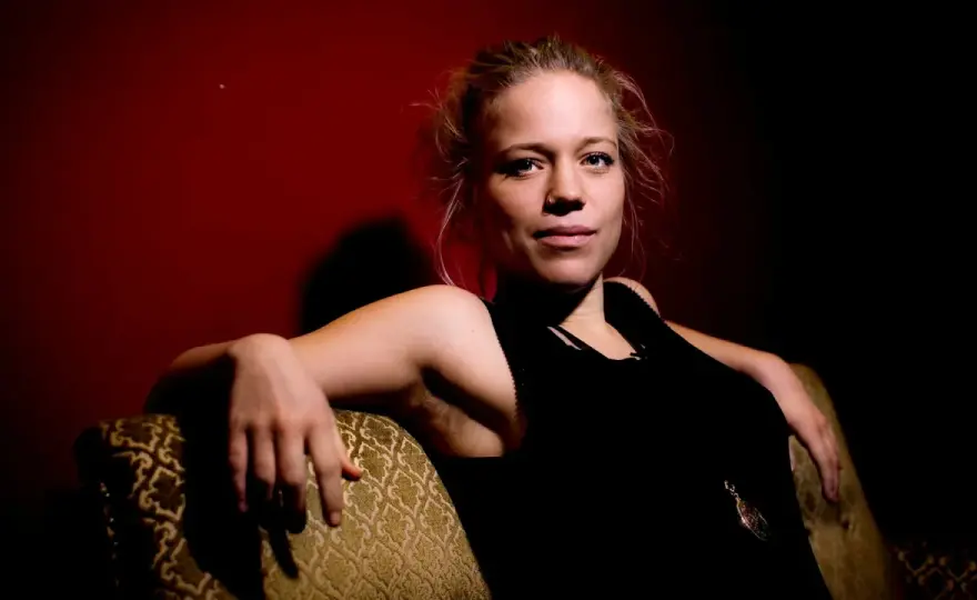 Olivia Bergdahl - Från scenpoesi till litterär stjärna