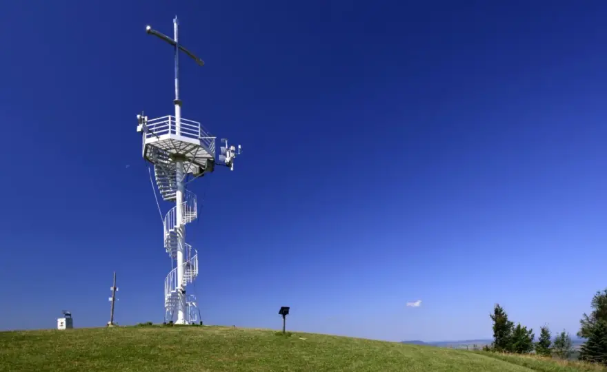 Grzywacka Góra - wieża widokowa, trasy i panorama