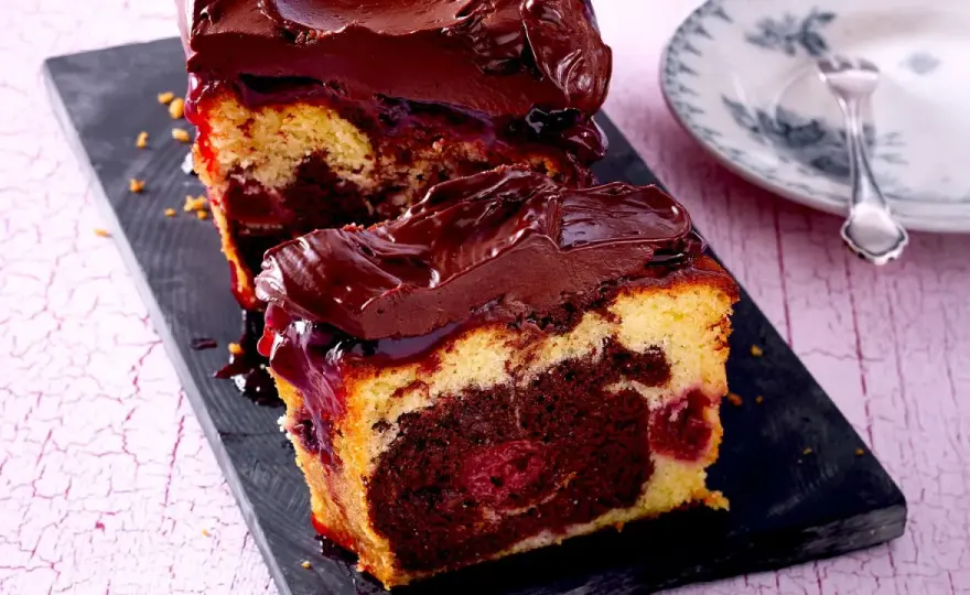 Marmorkuchen mit Kirschen - So wird er saftig & perfekt!