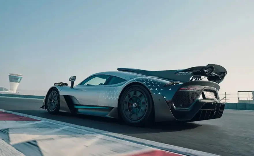 Mercedes-AMG One - Bolid F1 na drogach. Poznaj osiągi i koszty