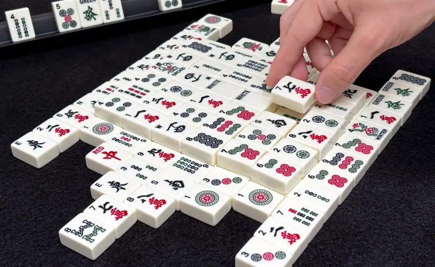 Mahjong czy Kulki Kurnik - Która gra dla Ciebie?