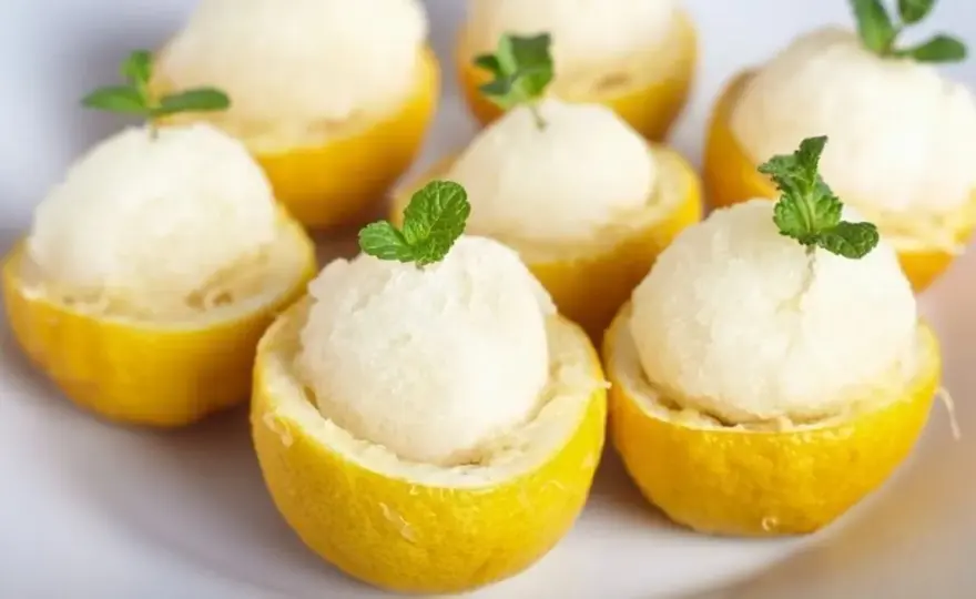 Jak zrobić sorbet cytrynowy? Prosty przepis i sekrety gładkości