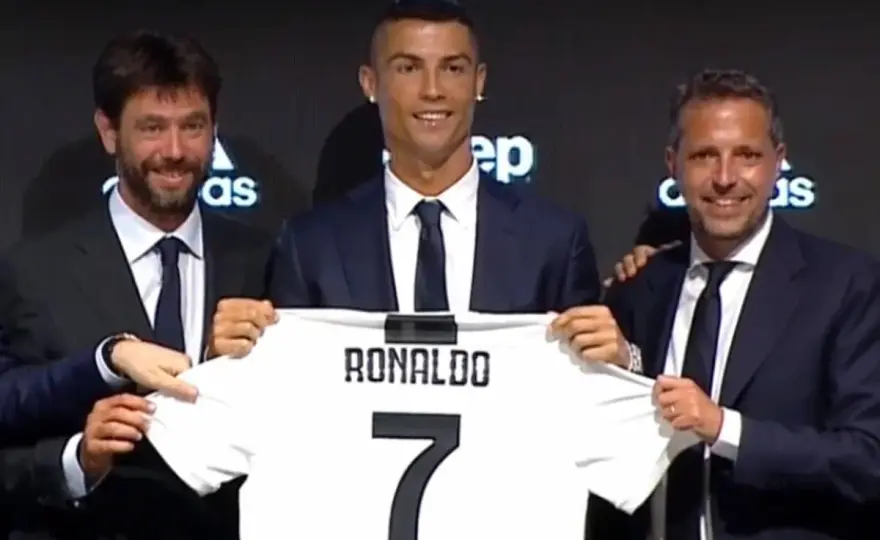 Ile zarabia Ronaldo na minutę? Kwoty, które szokują!
