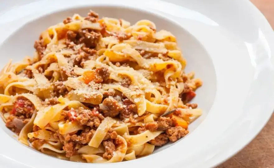 Ragout - Przepis na idealny sos mięsny. Zrób to dobrze!