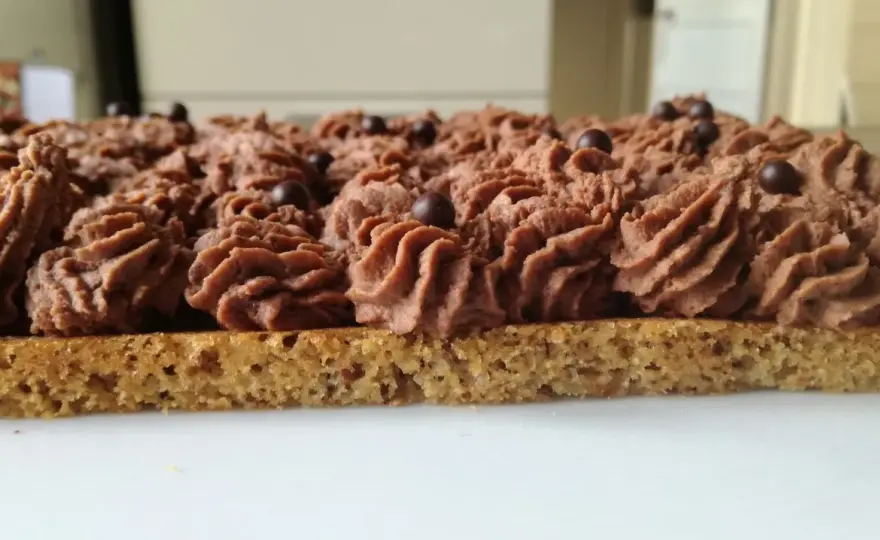 Dacquoise noisette - réussir une base légère et parfumée