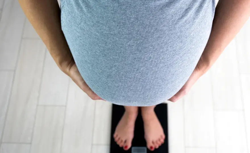 Prawidłowy przyrost wagi w ciąży: Ile przytyć i jak dbać o siebie?