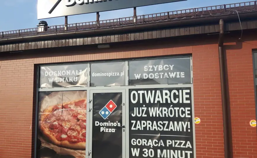 Ile cm ma duża pizza w Domino's? Poznaj wszystkie szczegóły!