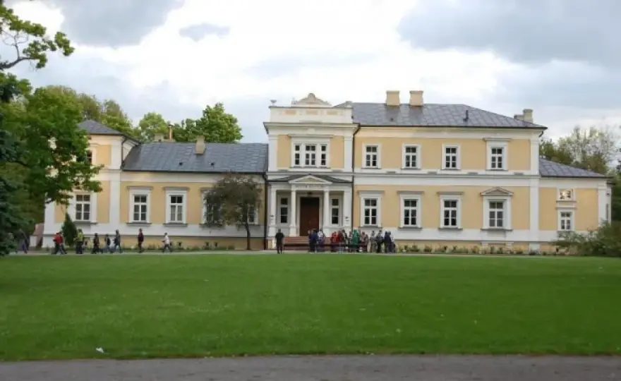 Ciechanowiec w 1 dzień – czy to możliwe? Sprawdź, co warto zobaczyć!