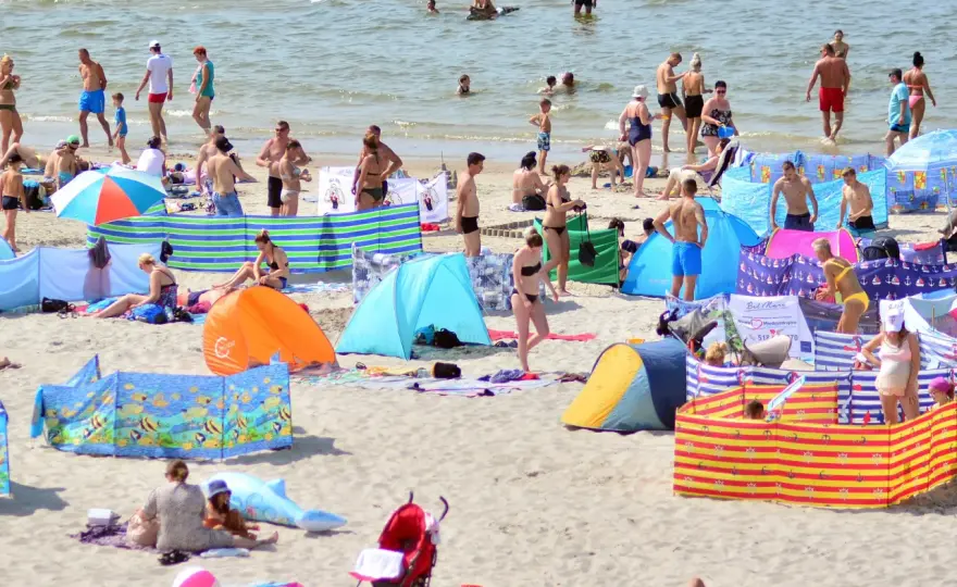 Ile za nocleg nad morzem? Ceny, które Cię zaskoczą i porady