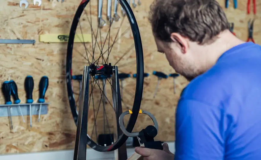 Laufrad zentrieren - Die komplette Anleitung für dein Fahrrad