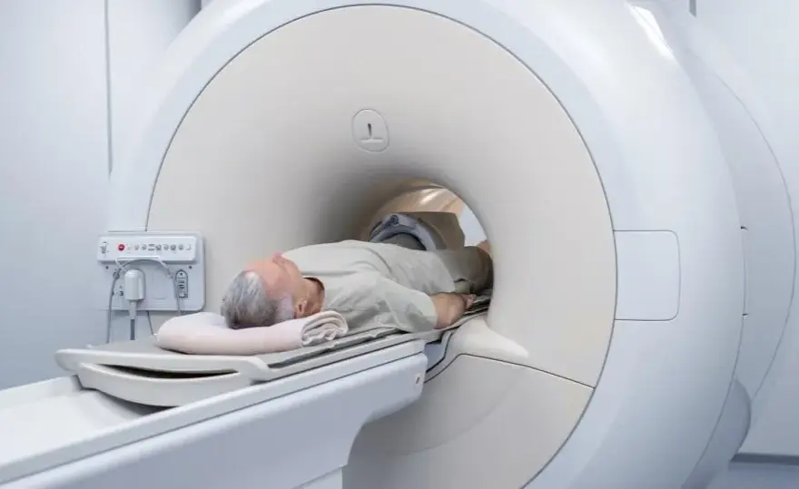 Rezonans magnetyczny NFZ gdzie najszybciej? Sprawdź najkrótsze terminy