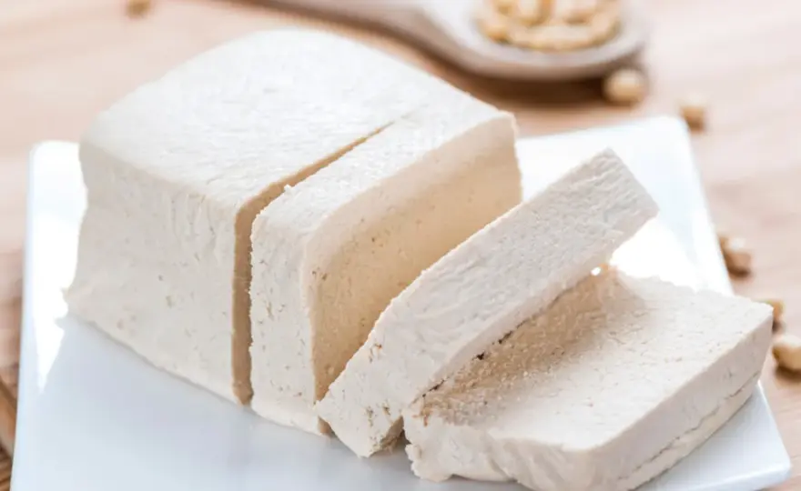 Tofu to soja? Poznaj fakty, rodzaje i wartości odżywcze