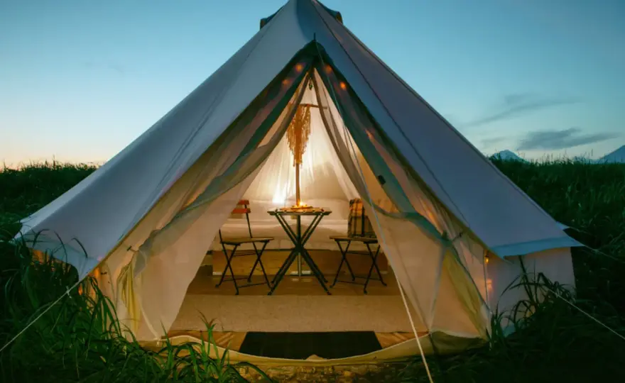 Nocleg w jurcie - Glamping w Polsce: Czy to dla Ciebie?