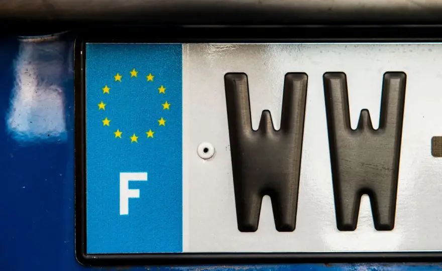 Jak znaleźć właściciela samochodu po numerze rejestracyjnym? - Sprawdź