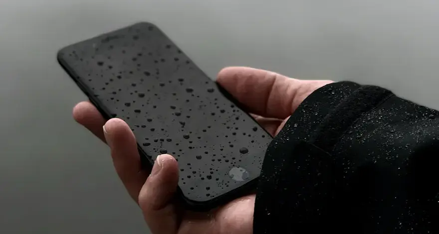 Czy iPhone 13 Mini jest wodoszczelny? Odkryj prawdę o IP68