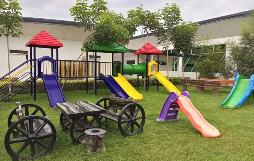 Czym pomalować drewniany plac zabaw, aby zapewnić bezpieczeństwo dzieciom?