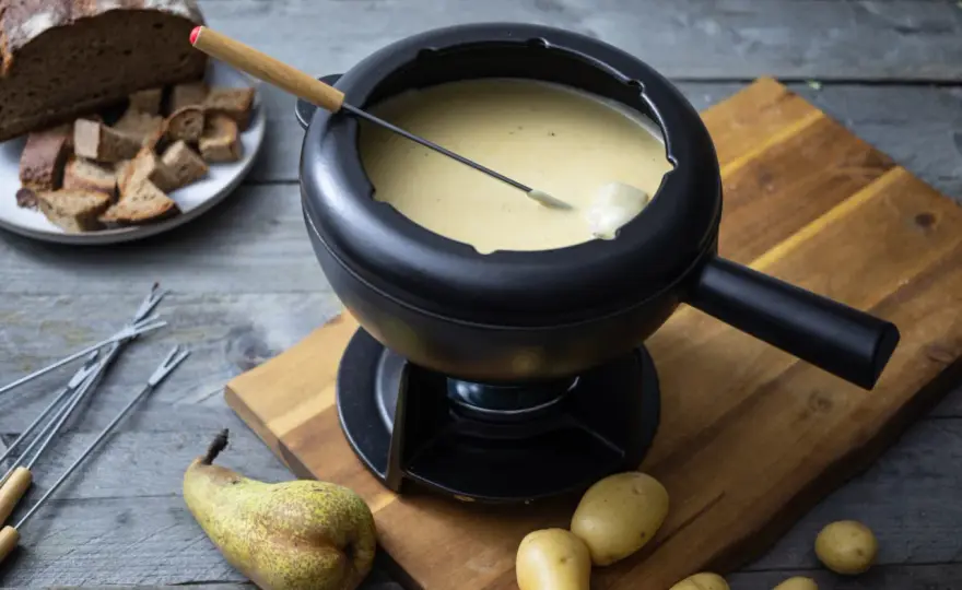 Käsefondue richtig machen - so bleibt es cremig