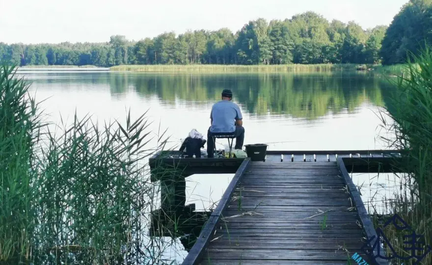 Jak zdobyć pozwolenie na wędkowanie w jeziorze Roś i uniknąć problemów
