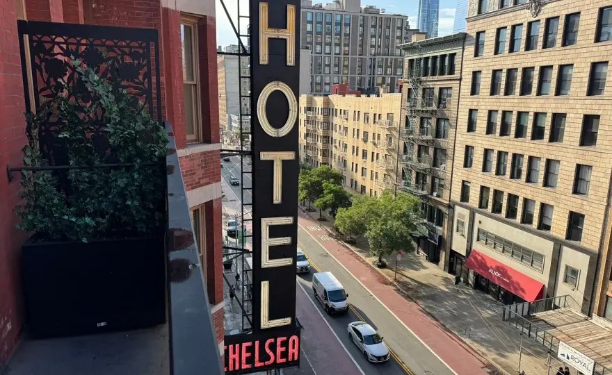 Hotel Chelsea i New York - kulturarv, myt och modern lyx