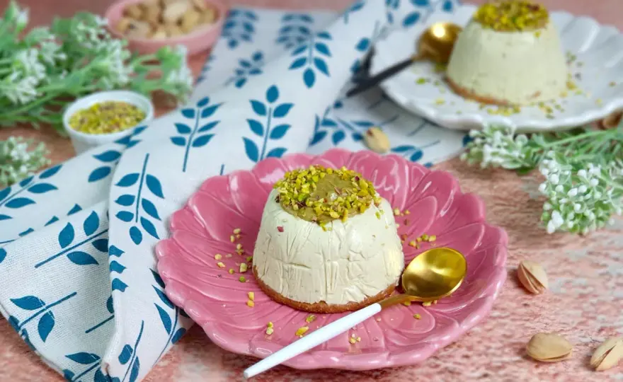 Semifreddo al pistacchio senza gelatiera, cremoso e facile