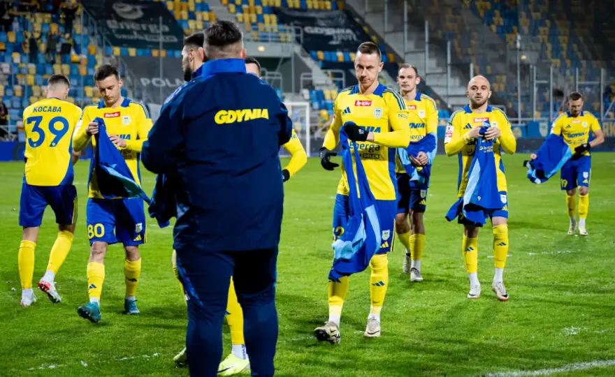 Zarobki piłkarzy Arki Gdynia: Zobacz aktualne pensje zawodników klubu
