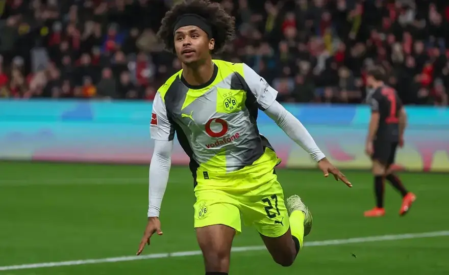 Karim Adeyemi - Fenomen Borussii Dortmund? Analiza stylu gry
