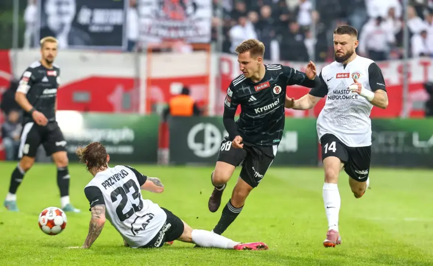 Puszcza - ŁKS 1:0 - Dlaczego statystyki mylą?