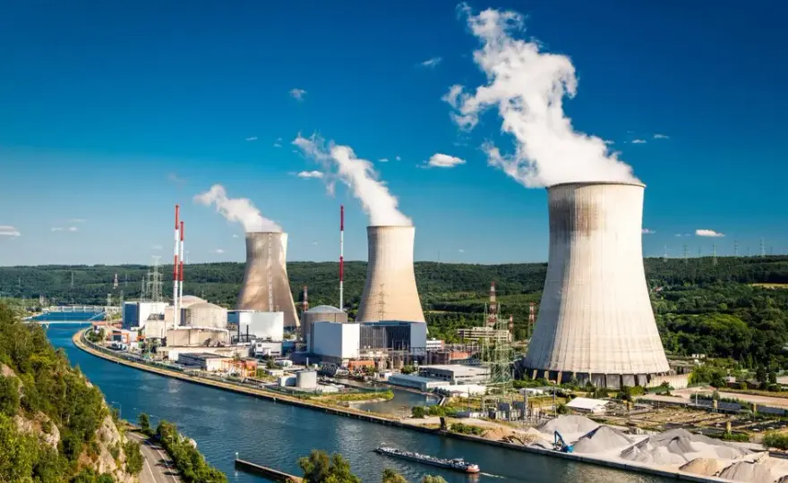 Ile uranu zużywa elektrownia jądrowa rocznie? Fakty i porównania