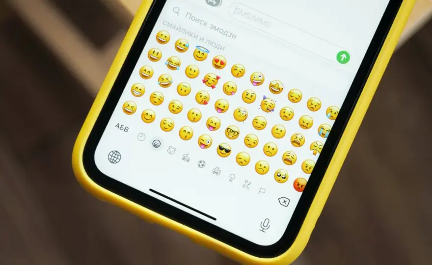 Emotki w social media - Jak używać, by działały?