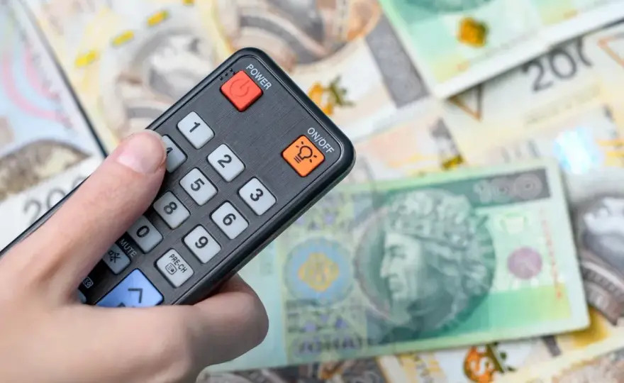 Abonament RTV – Stawki, zasady, zwolnienia. Czy musisz płacić?