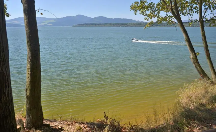 Jezioro Orawskie - Plaża? Gdzie szukać i co robić?