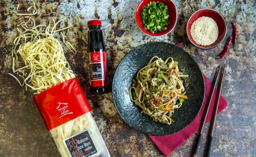 Jak zastąpić makaron chow mein? Sprawdzone alternatywy i porady