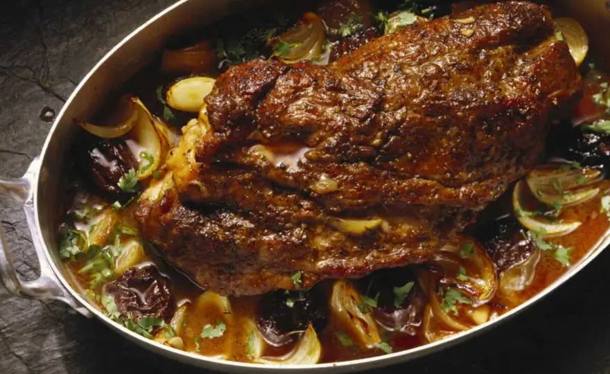 Rouelle de porc en cocotte - la méthode simple pour la rendre tendre