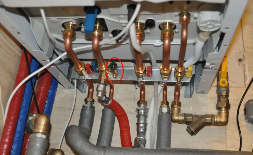 Piec Saunier Duval Isotwin Condens: Wydajny system grzewczy