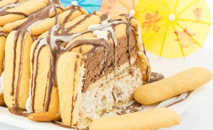 Zuccotto gelato con pan di Spagna, la ricetta per fette perfette