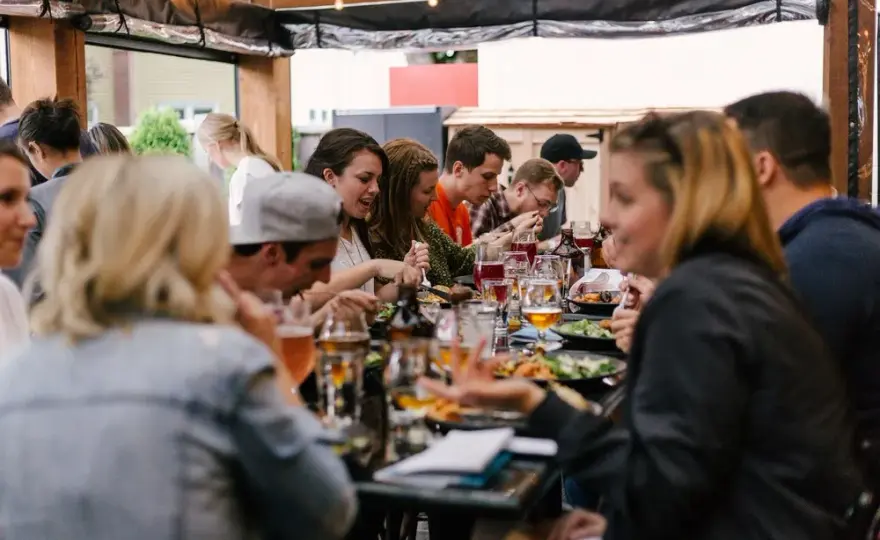 Gdzie zjeść w Berlinie? Odkryj najlepsze lokale i kuchnie